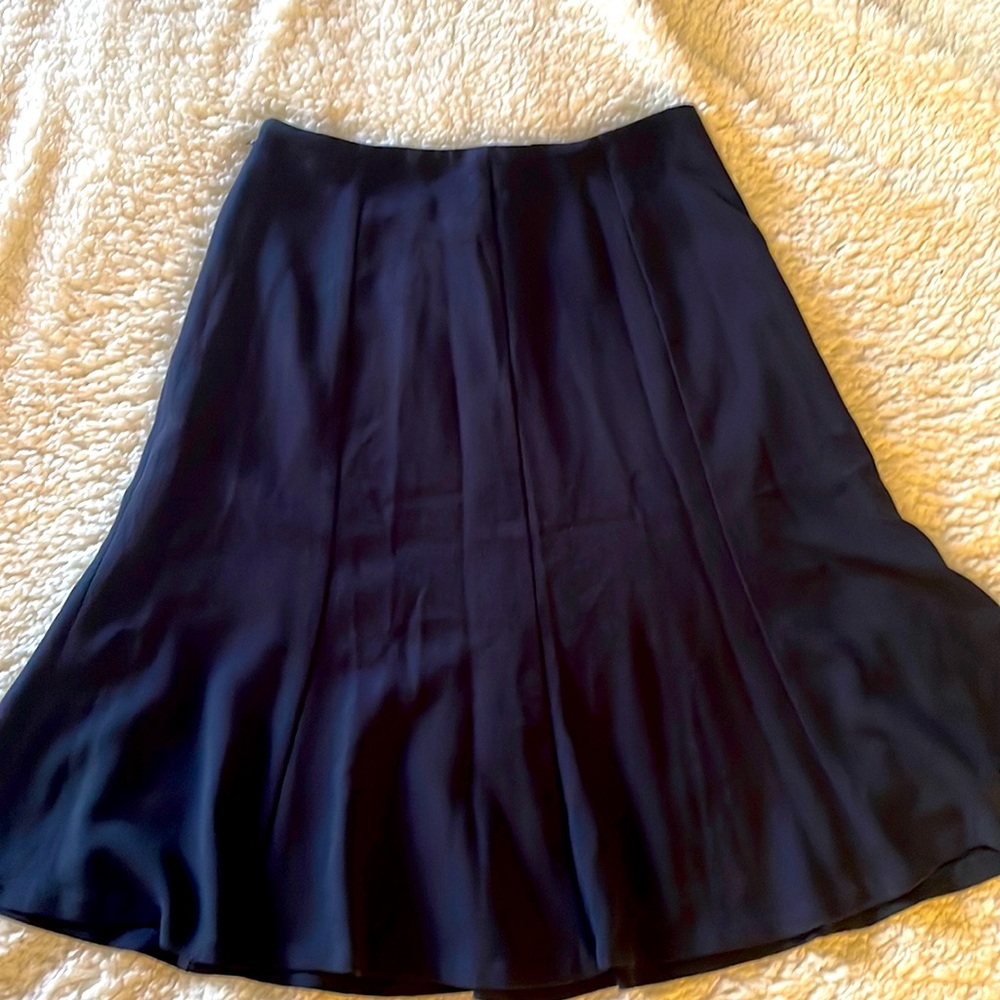 Ann Taylor Navy Knee-Length mid-rise skirt size 2